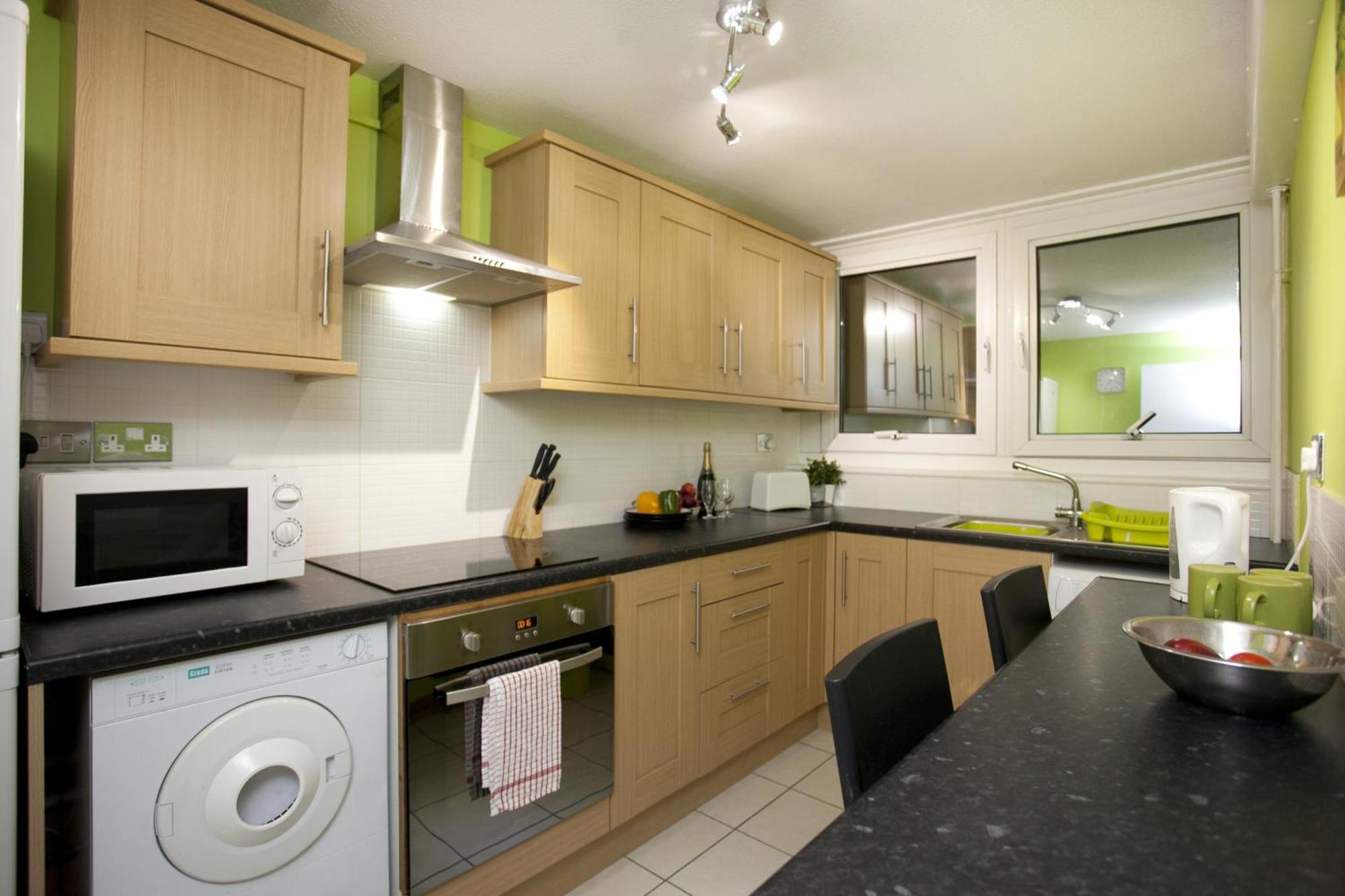 Emporium Apartments: Spacious City Centre Living with Full Kitchen Nottingham Room photo