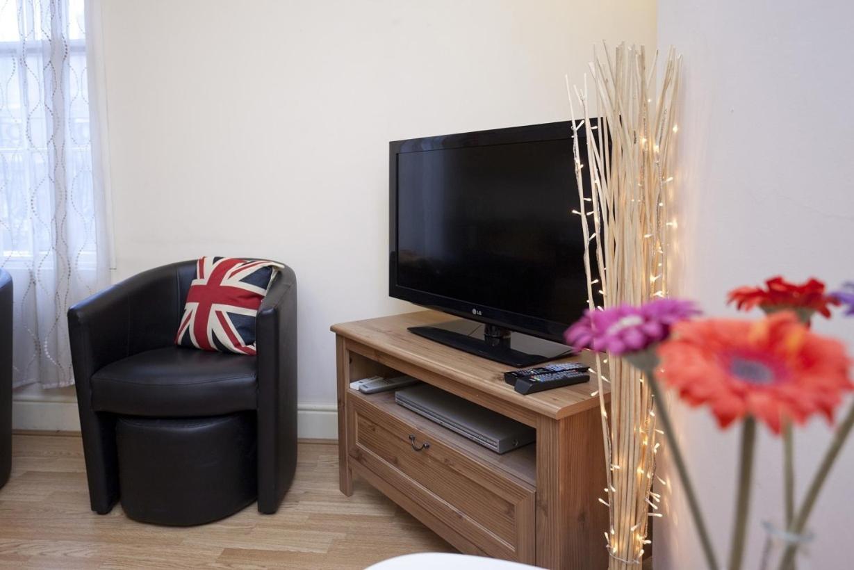 Emporium Apartments: Spacious City Centre Living with Full Kitchen Nottingham Room photo