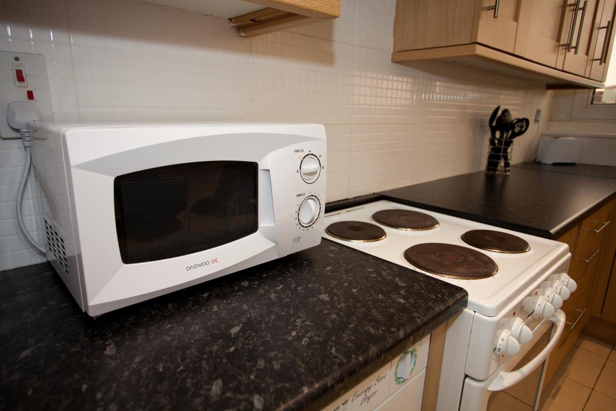 Emporium Apartments: Spacious City Centre Living with Full Kitchen Nottingham Room photo